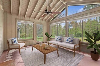 118 Old Coach Rd in New London, NH - Building Photo - Building Photo