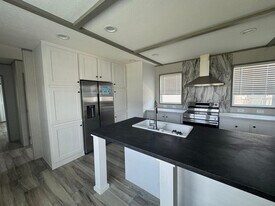 90 Peach St in Hopkinsville, KY - Building Photo