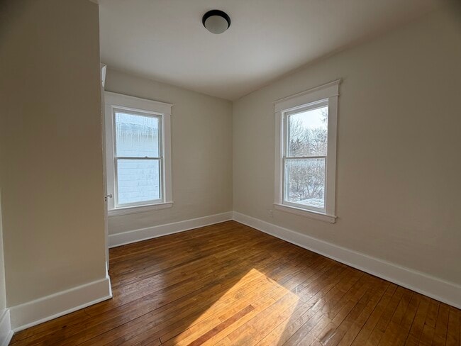 608 Emily St, Unit 3 bedroom apartment in Utica, NY - Foto de edificio - Building Photo