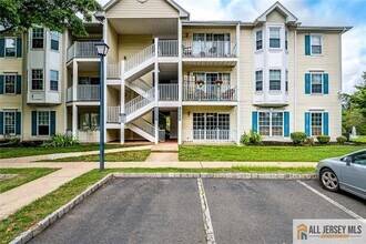 298 Wimbeldon Ct in North Brunswick, NJ - Building Photo - Building Photo