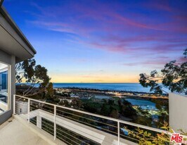 23838 Harbor Vista Dr in Malibu, CA - Building Photo
