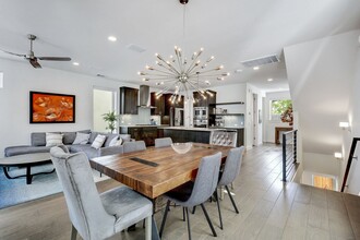 2301 Bluebonnet Ln in Austin, TX - Building Photo - Building Photo