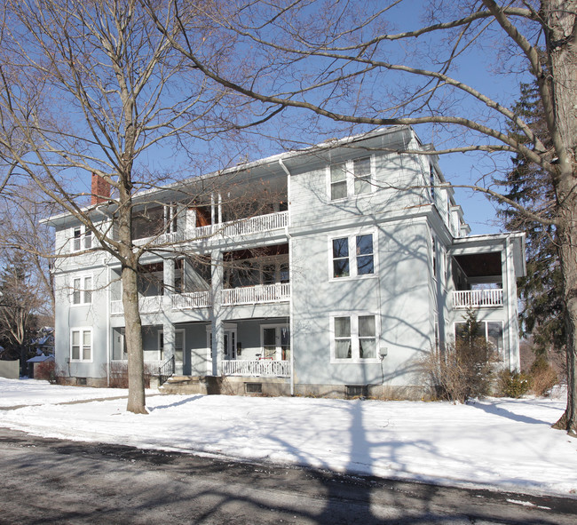 588 Manville St in Great Barrington, MA - Building Photo - Building Photo