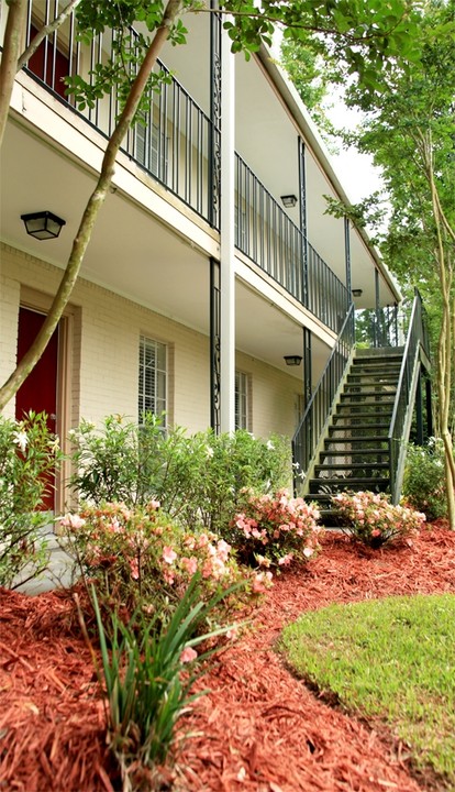 Jefferson Place in Covington, LA - Building Photo