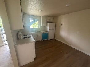 340 NW Heard St in Myrtle Creek, OR - Building Photo - Building Photo