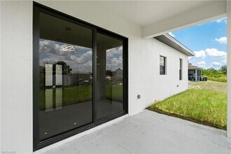 2813 27th St SW in Lehigh Acres, FL - Foto de edificio - Building Photo