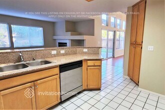 4904 Spur Way in Antioch, CA - Foto de edificio - Building Photo