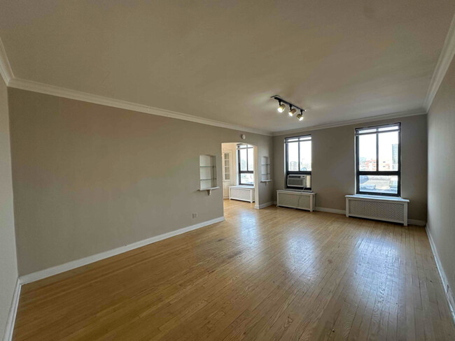 property at 1720 E Capitol Dr