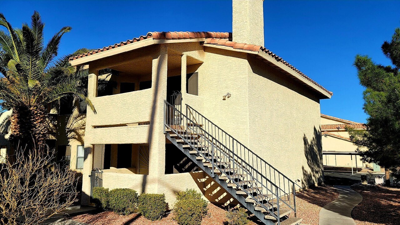 1108 Observation Dr in Las Vegas, NV - Building Photo