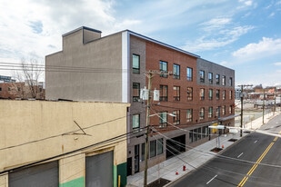 667 Grand St in Jersey City, NJ - Building Photo