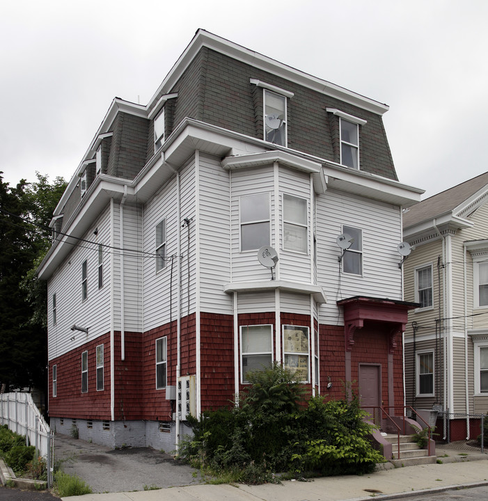 223-225 Bellevue Ave in Providence, RI - Building Photo