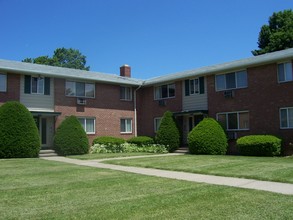 Portland Manor in Irondequoit, NY - Building Photo - Building Photo