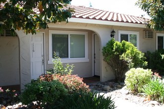 Park Apartments in Gilroy, CA - Building Photo - Building Photo