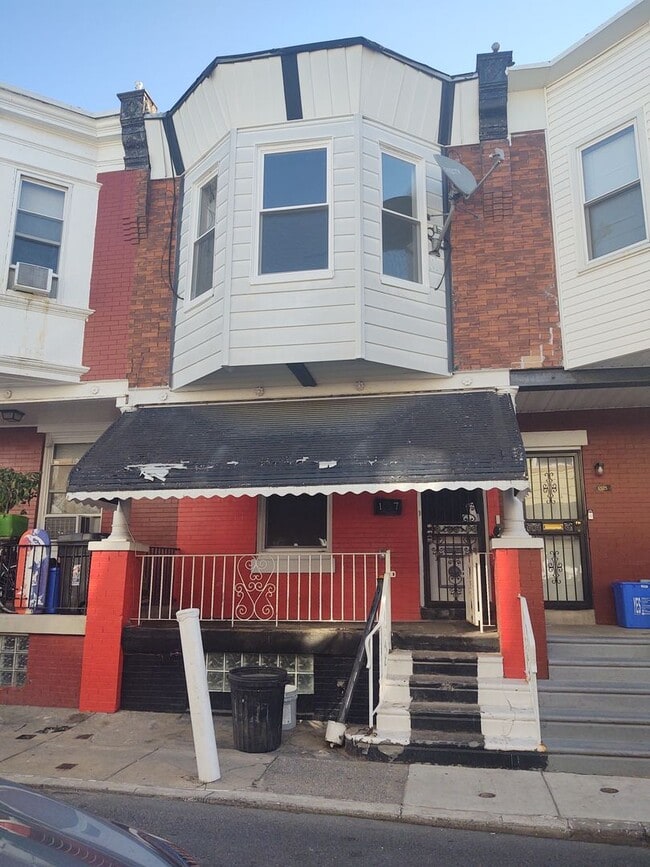 property at 1327 N Wanamaker St