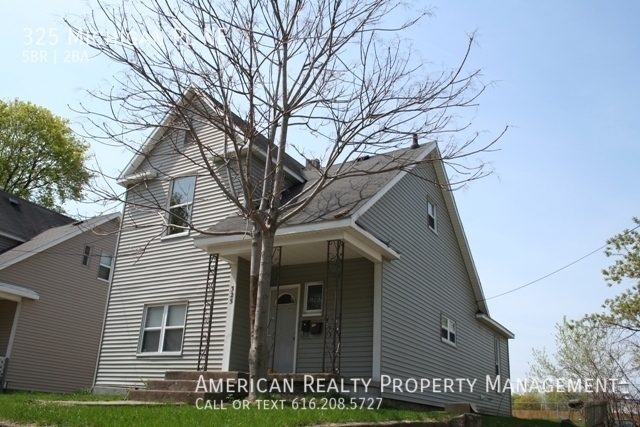 325 Michigan Pl NE in Grand Rapids, MI - Foto de edificio