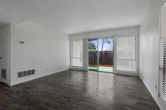 60 Club House Dr in Palm Coast, FL - Building Photo - Building Photo