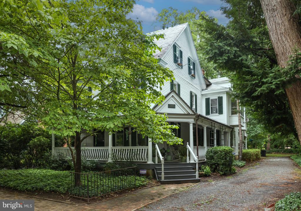 315 CHESTNUT St in Moorestown, NJ - Building Photo