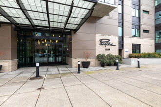 1830 NW Riverscape St, Unit 209 in Portland, OR - Building Photo - Building Photo