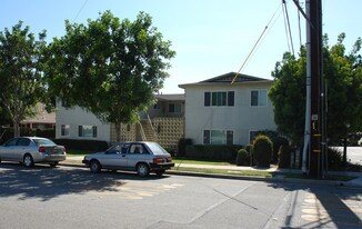 117 S Ivy Ave in Monrovia, CA - Building Photo