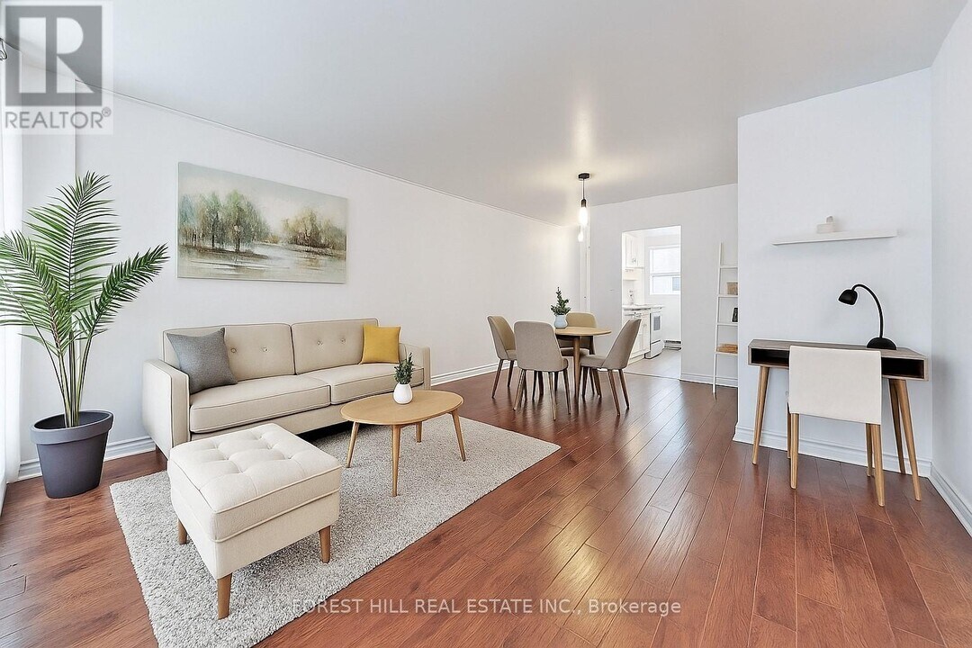 335-335 Lonsdale Rd in Toronto, ON - Building Photo