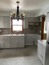 727 E 155th Ct in Phoenix, IL - Building Photo - Building Photo