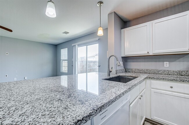 7231 Enchanted Creek Dr in Cypress, TX - Building Photo - Building Photo