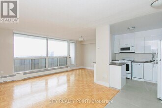 1291 Bayview Ave in Toronto, ON - Building Photo - Building Photo