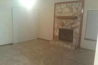 418 Apple Dr in Crestview, FL - Foto de edificio - Building Photo