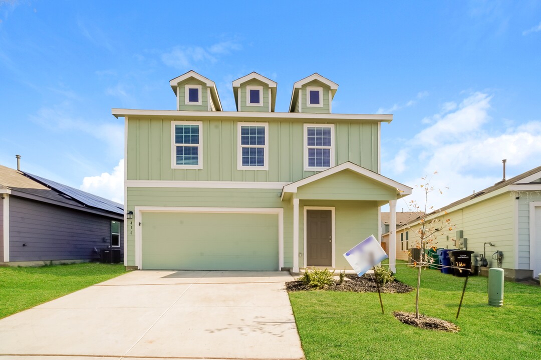 418 De Herrera in San Antonio, TX - Building Photo