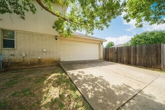 2600 Theresa Blanchard Ln in Austin, TX - Building Photo - Building Photo