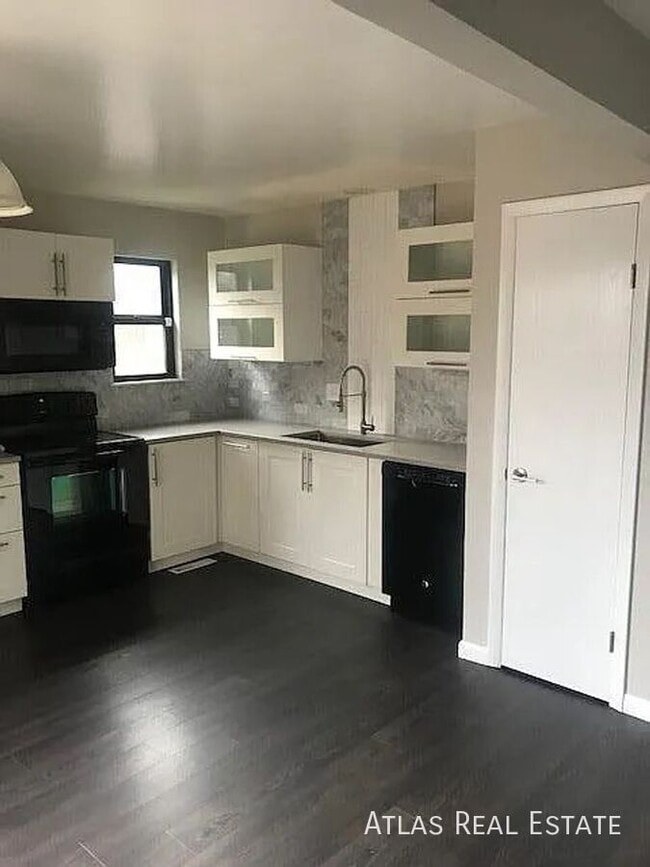 1101 S Yosemite Way in Denver, CO - Building Photo - Building Photo