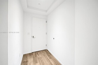 801 S Miami Ave, Unit 2705 in Miami, FL - Building Photo - Building Photo