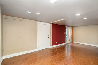 8040 16th Ave NE in Seattle, WA - Building Photo - Building Photo