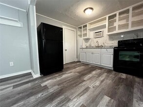 908 Beverly Ave NW in Largo, FL - Building Photo - Building Photo