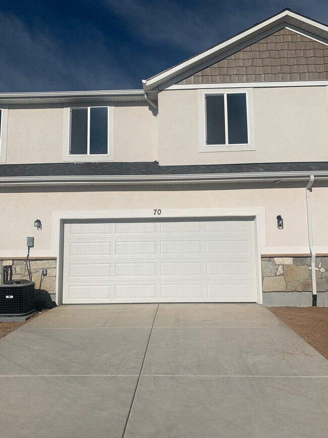 70 E Ginger Gold Rd in Santaquin, UT - Building Photo - Building Photo