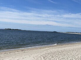 29 Soundview Dr in Westport, CT - Building Photo