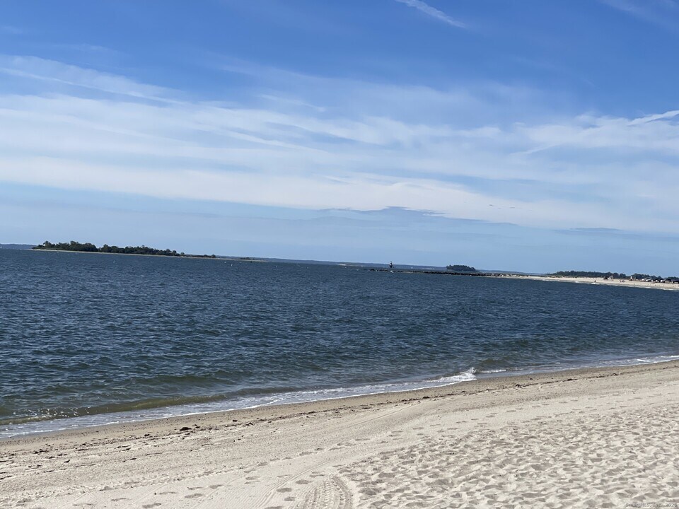 29 Soundview Dr in Westport, CT - Foto de edificio