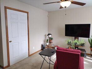 950 Monterey Way in Lawrence, KS - Building Photo - Building Photo