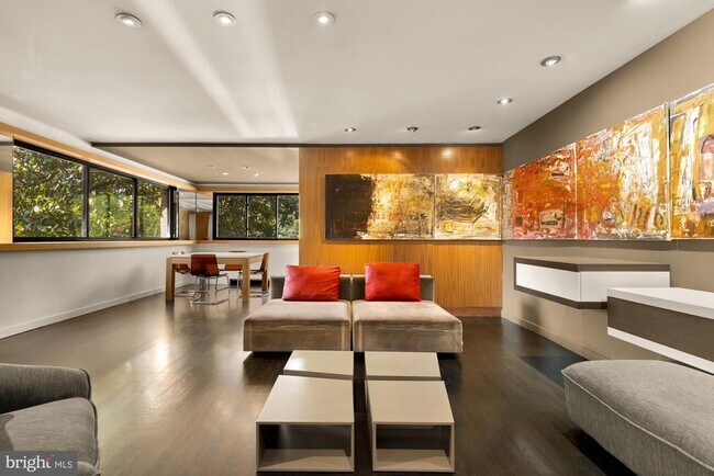 2725 39th St NW in Washington, DC - Building Photo - Building Photo