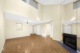 1081 Courtland Dr in Buffalo Grove, IL - Foto de edificio - Building Photo