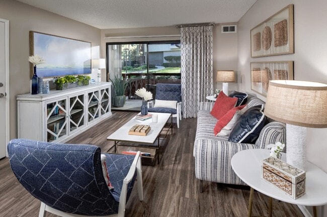 Parcwood in Corona, CA - Building Photo - Building Photo