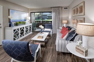 Parcwood in Corona, CA - Foto de edificio - Building Photo