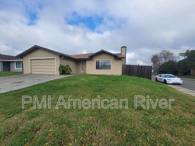 4508 Windcloud Ave in Sacramento, CA - Building Photo - Building Photo
