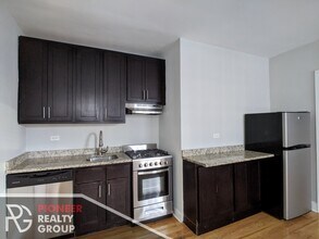 612 W Patterson Ave in Chicago, IL - Building Photo - Building Photo