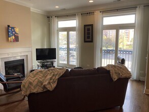 212 N Halsted St in Chicago, IL - Building Photo - Building Photo