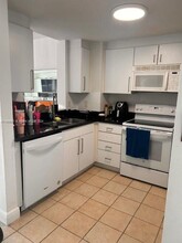 1250 S Miami Ave, Unit 1610 in Miami, FL - Building Photo - Building Photo