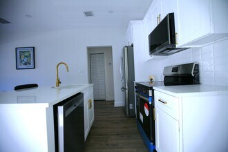 1313 N Federal Hwy in Lake Worth Beach, FL - Building Photo - Building Photo
