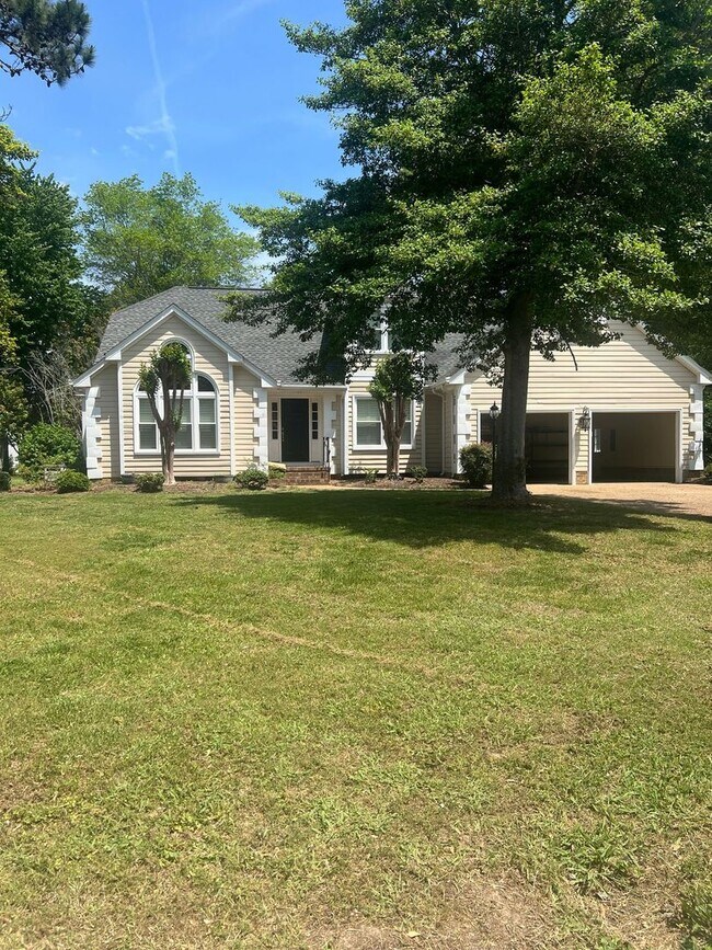 103 Sunrise Bluff Ln in Smithfield, VA - Building Photo - Building Photo