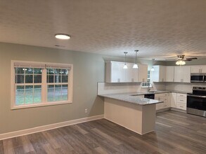 115 E Sherwood Dr in Havelock, NC - Building Photo - Building Photo