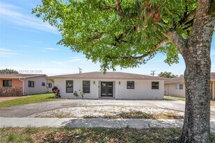 7480 Johnson St in Hollywood, FL - Building Photo